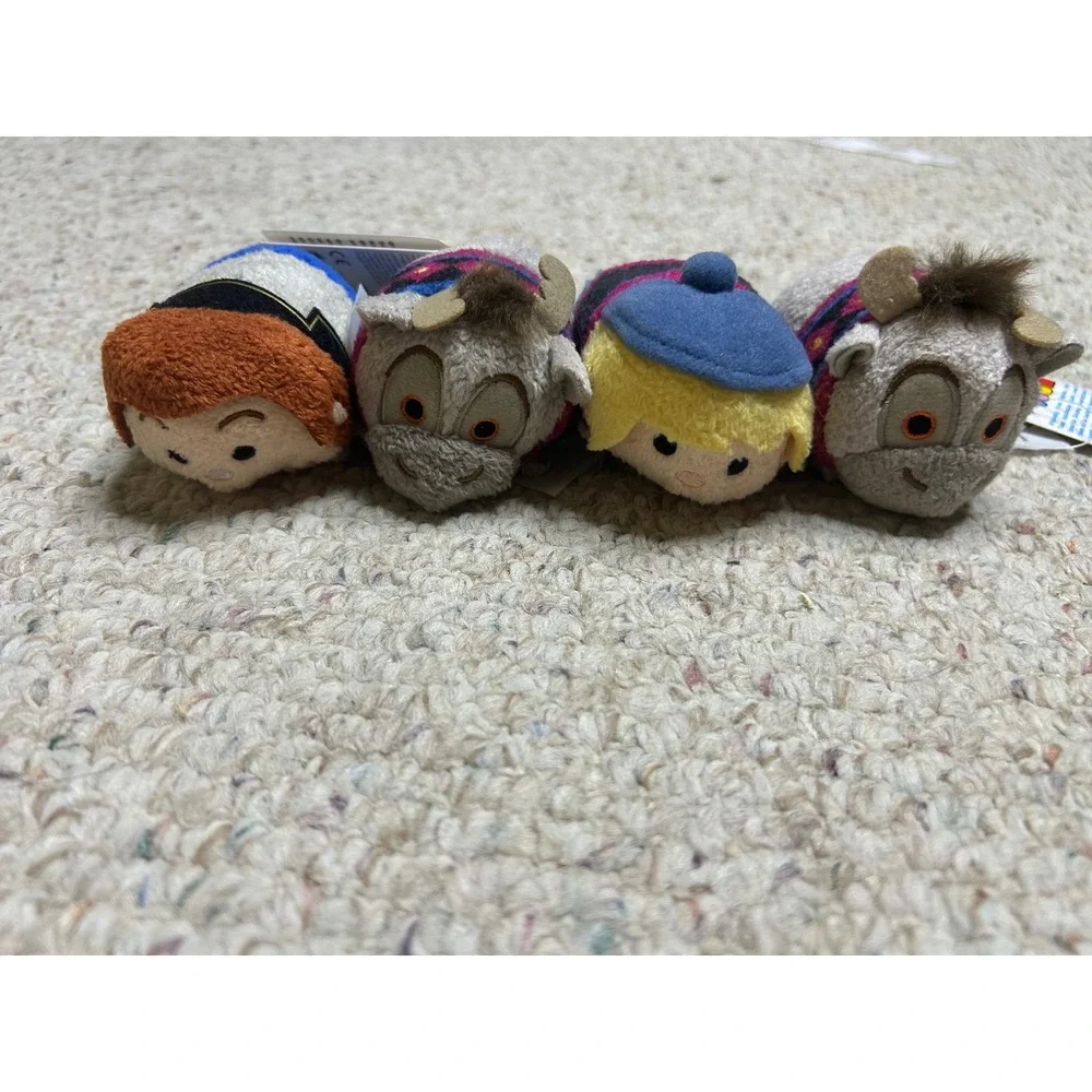 Disney Frozen Tsum Tsum Mini Plush Lot of 4 Hans Kristoff Sven NWT Collectible